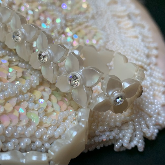 v i n t a g e :: Floral Scalloped Beaded Satin Lucite Envelope Purse - Picture 10 of 14